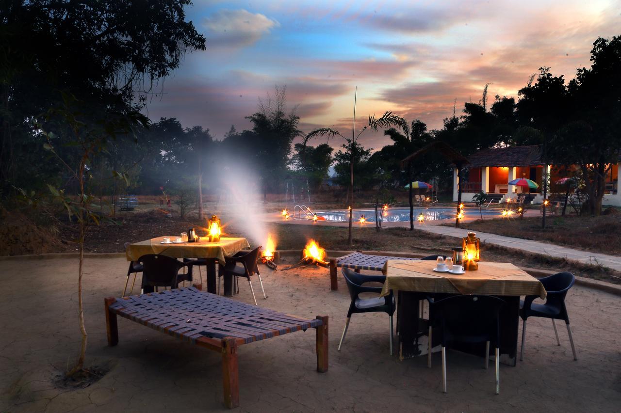 Mogli Resort Kānha Exterior foto